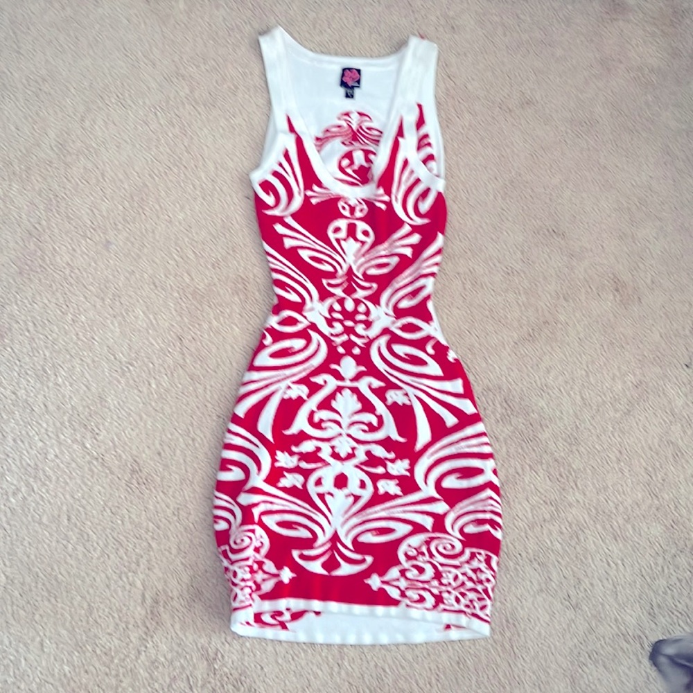 2b BEBE SMALL CUTOUT SWEATER DRESS